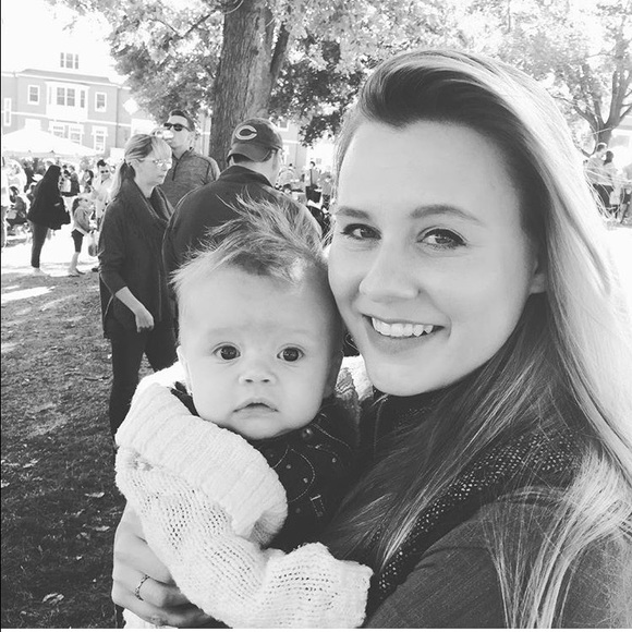 Meet your Posher, Christin - Picture 2 of 5