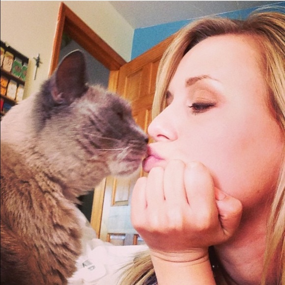 Meet your Posher, Christin - Picture 3 of 5