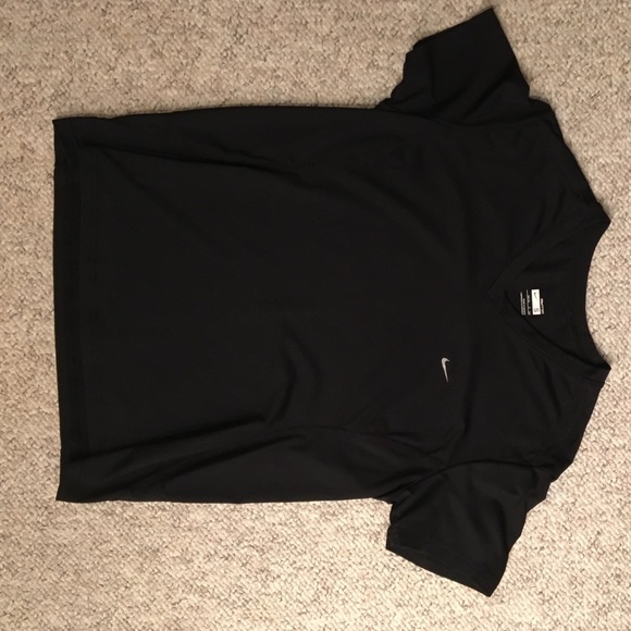 Nike Tops - Nike black short sleeve workout top