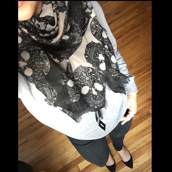 Express sugar skull scarf