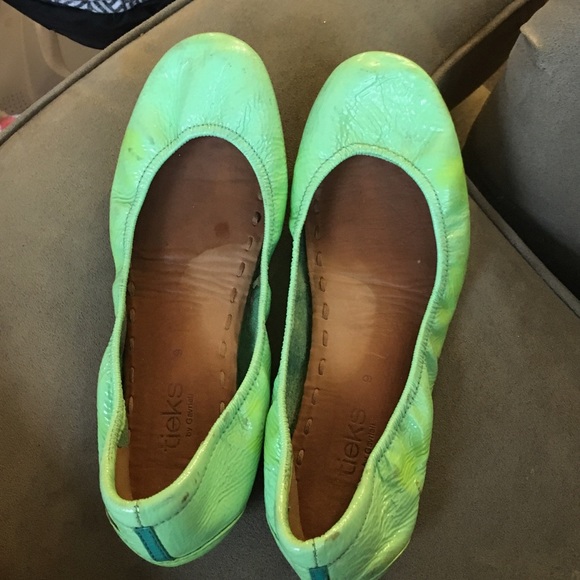 Mint patent tieks