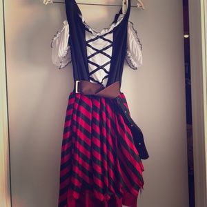 Wench costume pirate gal