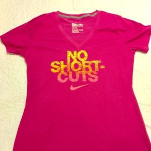 NWOT Nike tee
