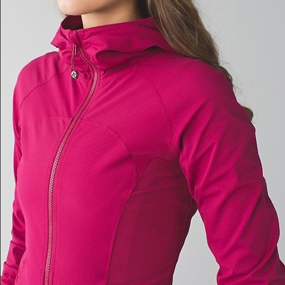 Lululemon size 6 In Flux Jacket in Berry Rumble