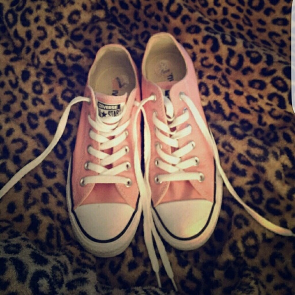 Pink converse