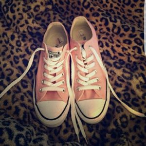 Pink converse
