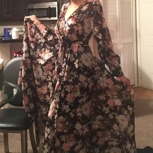 Long sleeve floral maxi dress