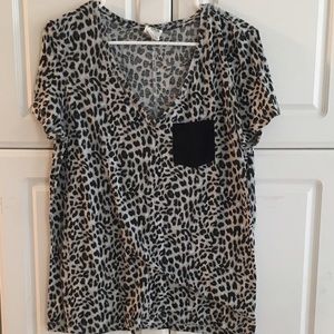 Victoria's Secret PINK cheetah print pocket tee