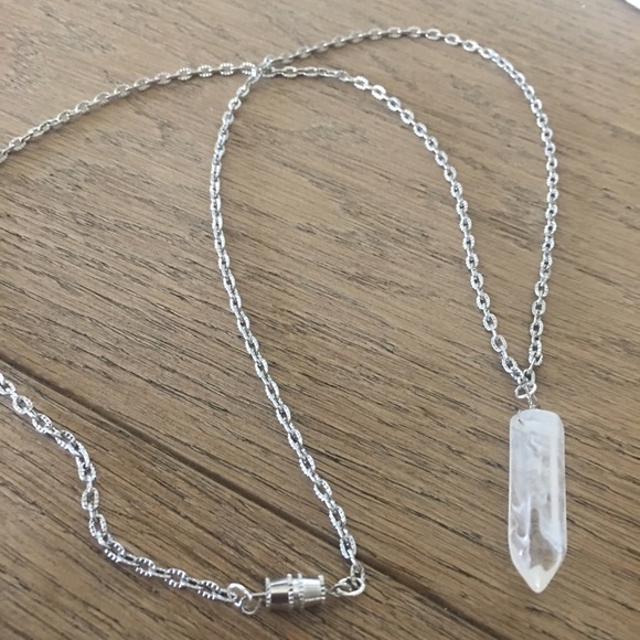 Pendant necklace