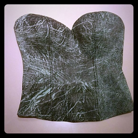 Sexy strapless guess - Picture 1 of 1