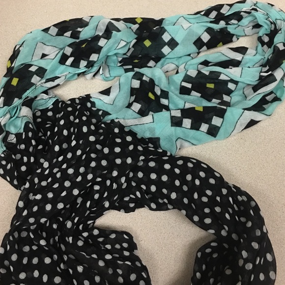 Scarf - Picture 2 of 2
