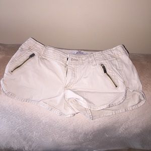 Hollister khaki shorts size 3