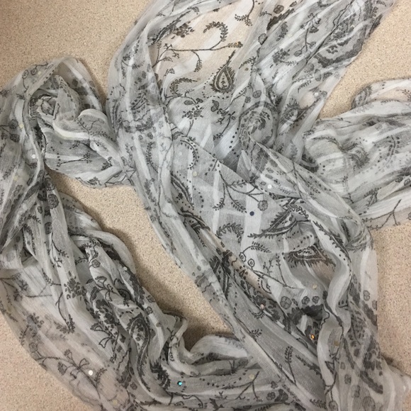 Scarf - Picture 4 of 4