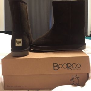 NEVER WORN- waterproof suede boots