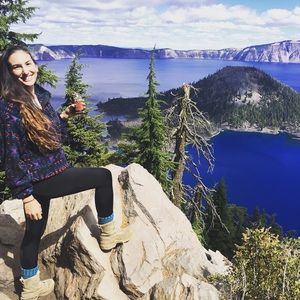 Meet your Posher, Monica