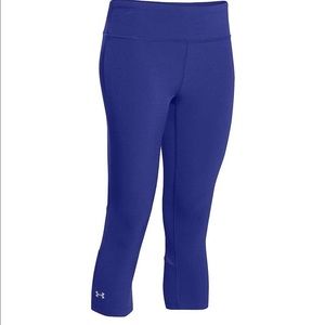 Blue/purple under armour cropped leggings