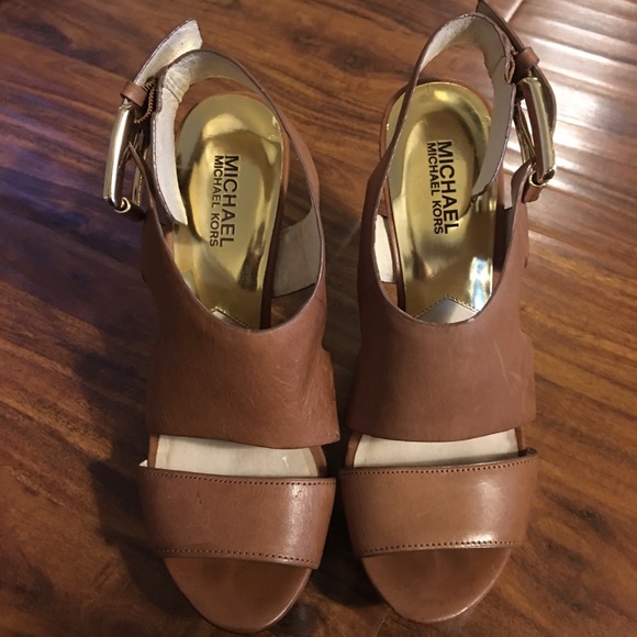 Size 8 Michael Kors leather heels