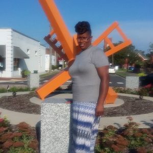 Meet your Posher, Laura