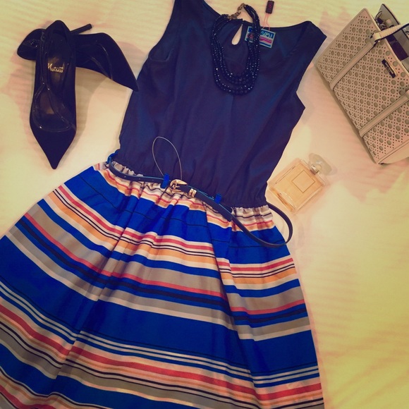 Yumi Dresses & Skirts - US 2/4 Yumi Dress 100% Polyester