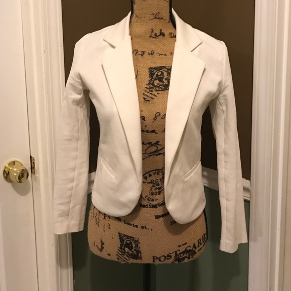 Bar 111 Off White Blazer or Coat - Picture 1 of 3