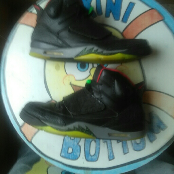 Shoes - Picture 4 of 4