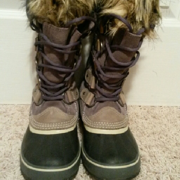 SOLD Sorel Shale Gray Joan of Arctic Boots, Size 6