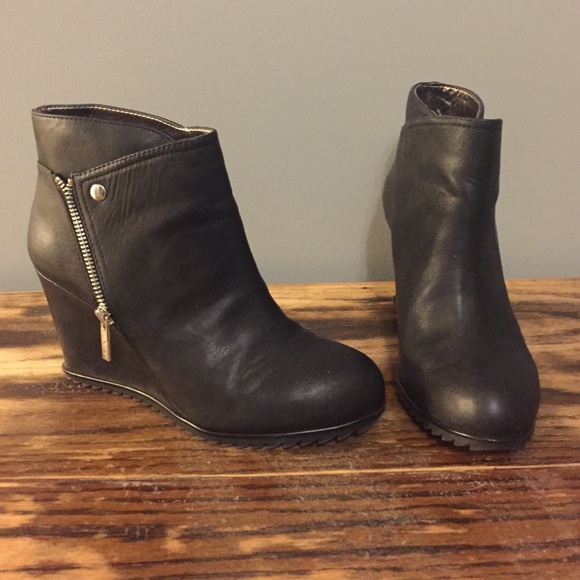 Kenneth Cole Reaction Booties