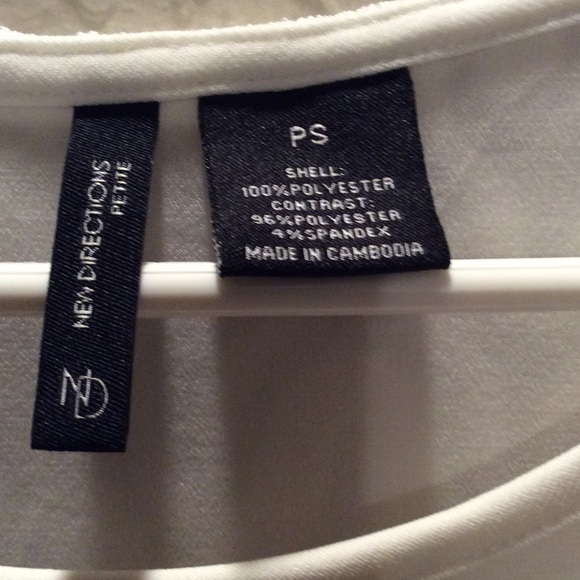 Ladies top - Picture 2 of 4