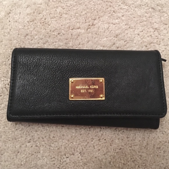 Black Michael Kors wallet