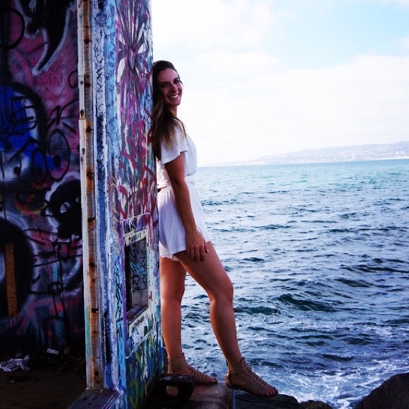 Meet your Posher, Aly - Picture 3 of 3