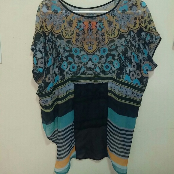 Beautiful blouse - Picture 2 of 3