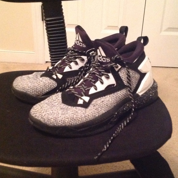 Adidas D lillard 2 men's size 9