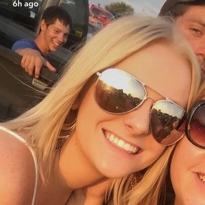 Meet your Posher, Madison