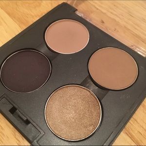 4 Mac Eye Shadows w/ Case