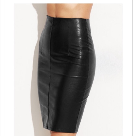 🎈Last 1🎈Amazing black faux leather skirt 🌟HP🌟 - Picture 4 of 4