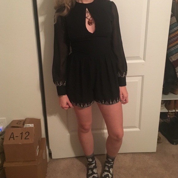 ✨SOLD!✨ House of Harlow romper - Picture 4 of 4