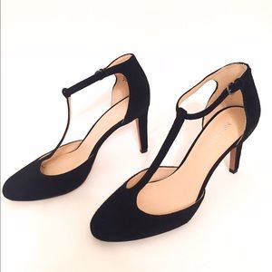 Nine West T-straps heels