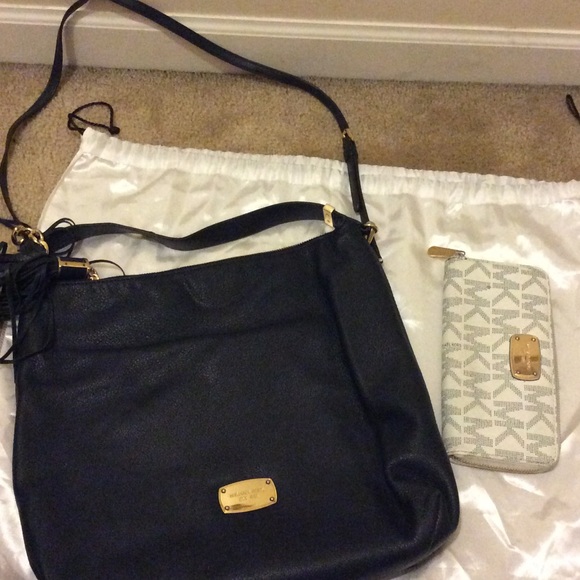 Purse - Picture 1 of 4
