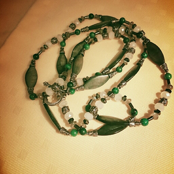 Jade and labordoriite necklace - Picture 1 of 3
