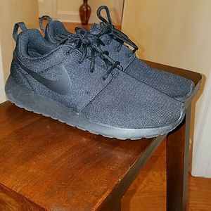 Womens Nike Roshe