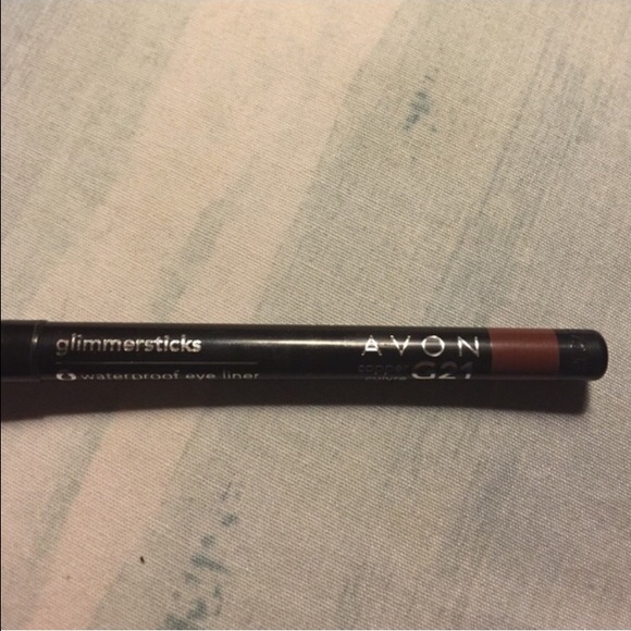 RE LISTING: Avon glimmer sticks eyeliner