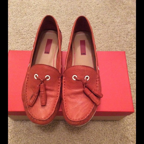 5/48 Orange loafers