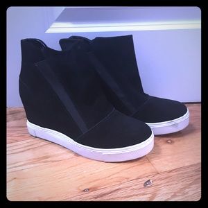Steve Madden Lazaruss wedge sneakers