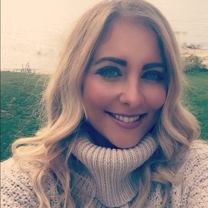 Meet your Posher, Joelle