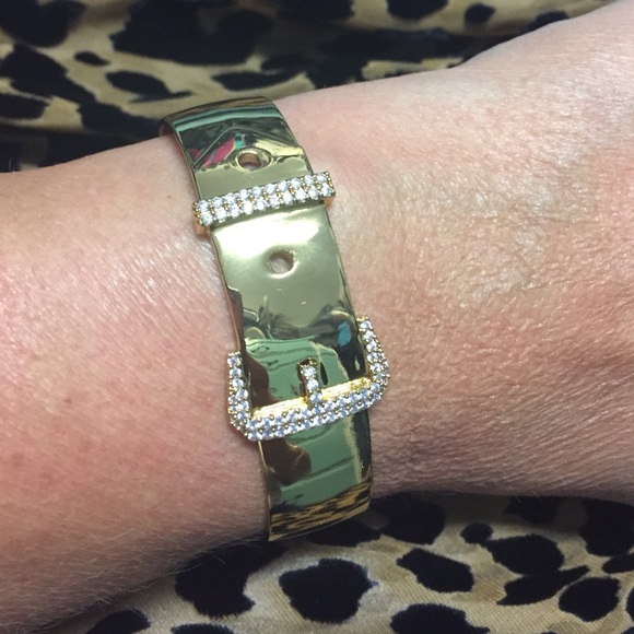 Brand new Rachel Zoe gold and rhinestone bracelet