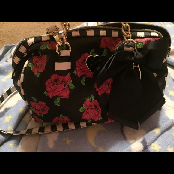 Betsey Johnson rose and blk/wht striped barrel 💋