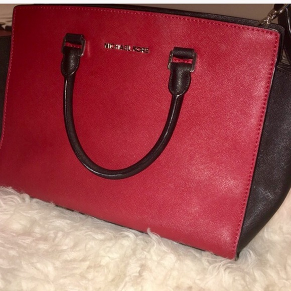 GORGEOUS Michael Kors Purse!