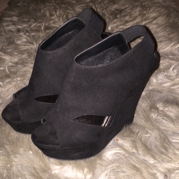 HOLIDAY SALE! Madden Girl wedges