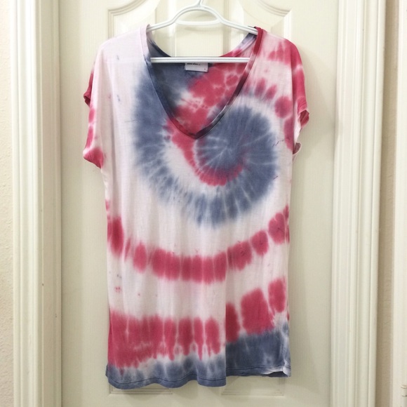 Tie dye v-neck