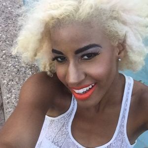 Meet your Posher, Candice